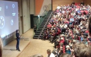 Brian Cox nell'Aula Magna della Cavallerizza Reale a Torino