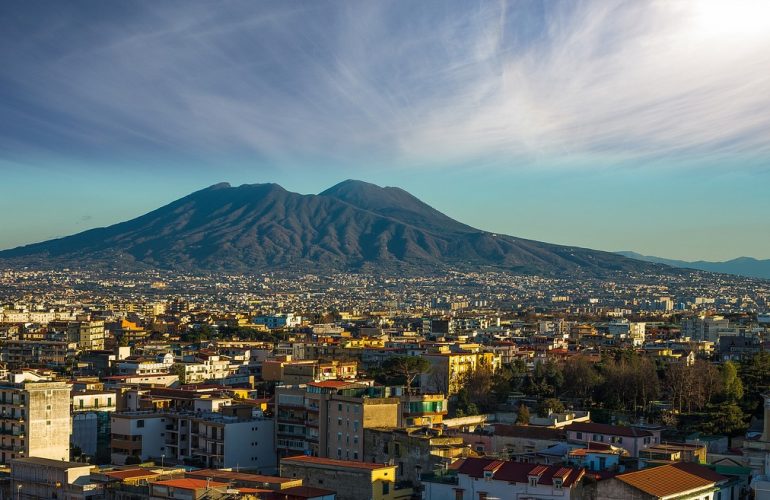 quanti abitanti ha Napoli
