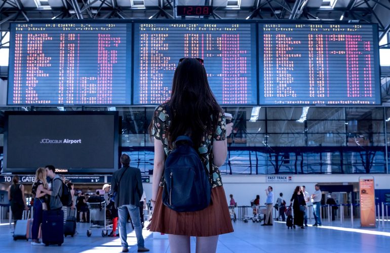 airport-2373727_1280