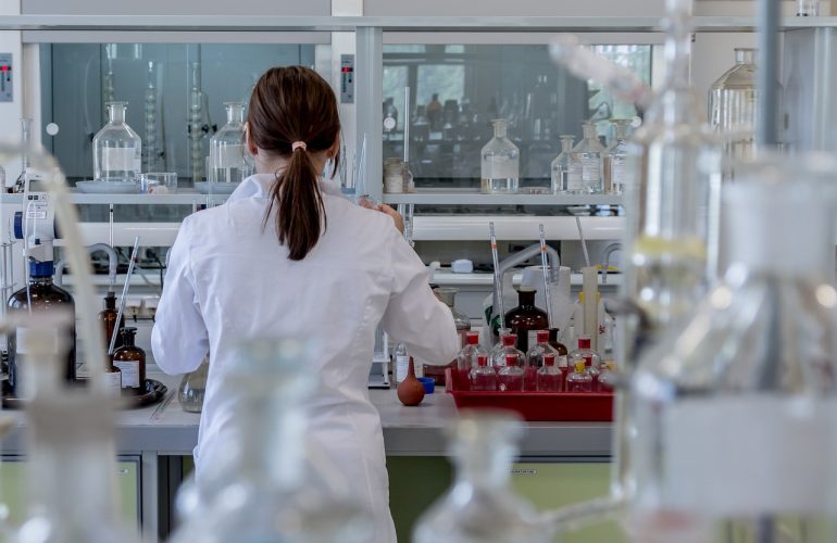 laboratory-2815641_1280