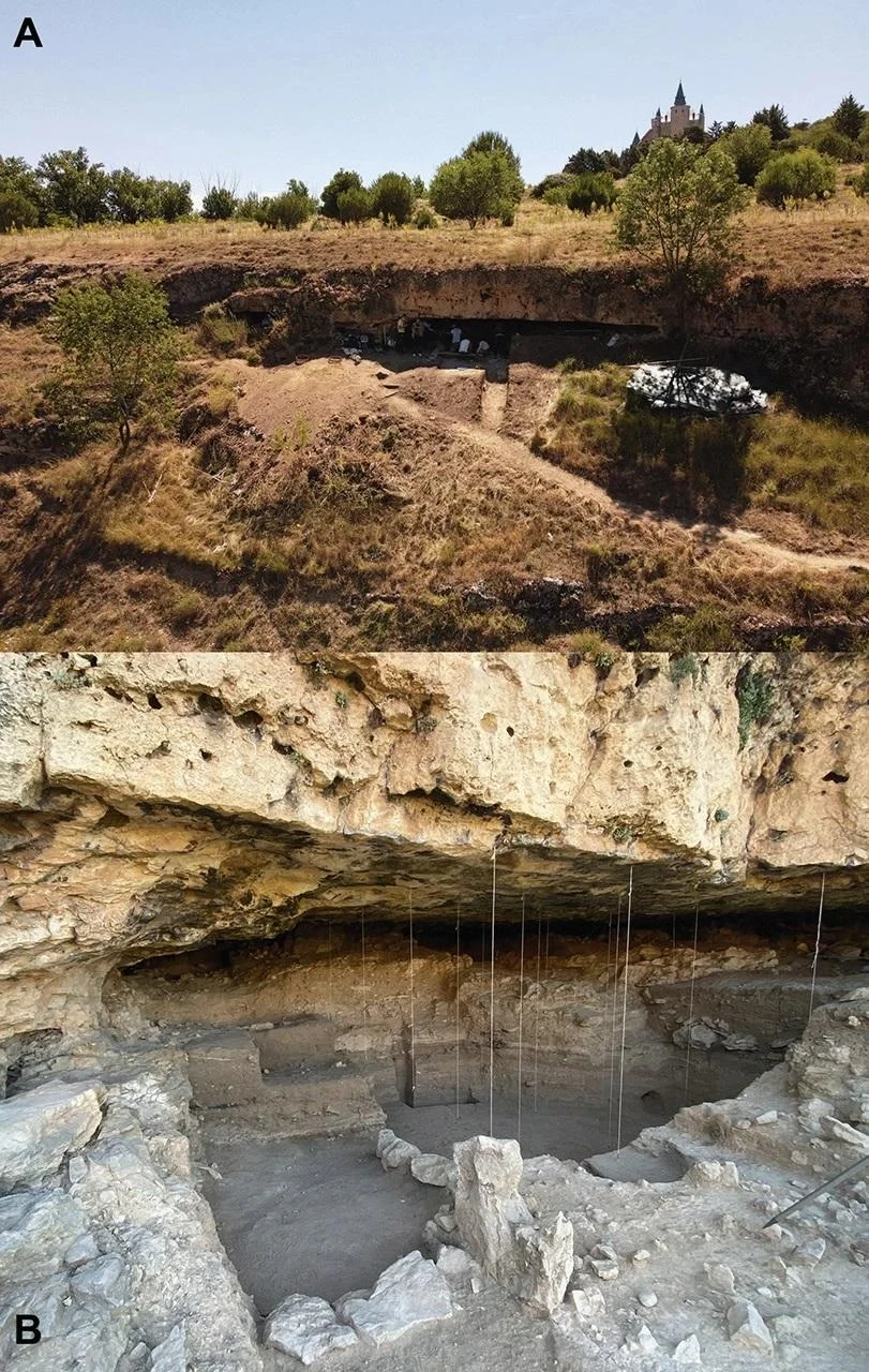 A. Vista del riparo roccioso di San Lázaro durante gli scavi. B. Il riparo roccioso di San Lázaro al termine degli scavi del 2022. Crediti: D. Álvarez-Alonso et al., Archaeol Anthropol Sci (2025)