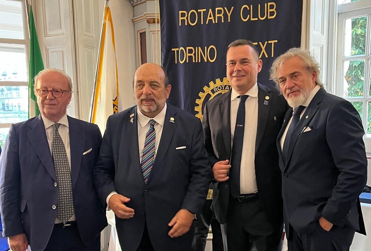 Da sinistra: Giovanni Firera, incenzo Carena, governatore del Distretto 2031, Il presidente del Rotary Club di Tirana, Denis Xoxa. Il Presidente del Rotary Club Torino Next Walter Comello 