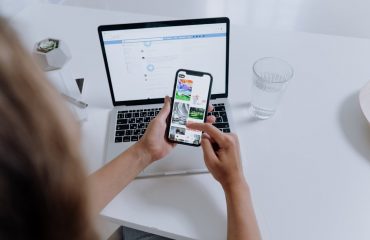 app-delivery-pexels-cottonbro-5077393