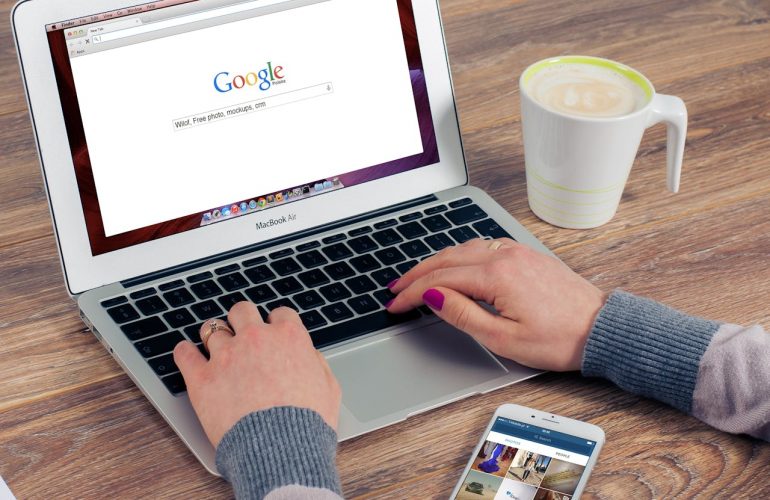 consulente-google-pexels-pixabay-38547