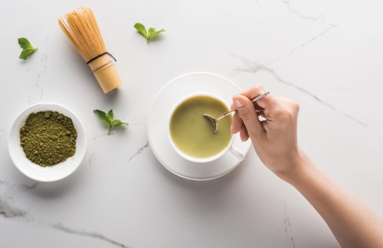 Set Da Tè Matcha Giapponese 7 Pezzi - Ciotola Con Beccuccio, Frusta In Bambù, Colino E Portafrusta - Viola - Regalo Cerimonia