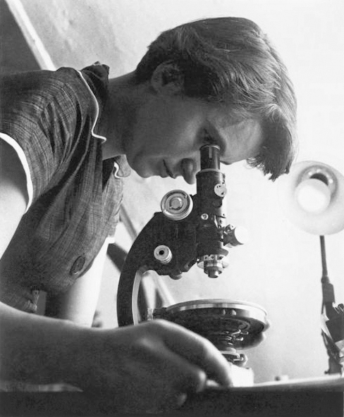 Rosalind_Franklin_(retouched)