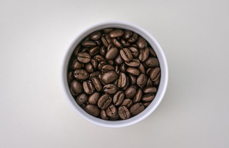 Il caffè aiuterebbe davvero a prevenire il declino cerebrale, lo suggeriscono nuove prove