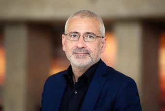 Alessandro Vespignani: stiamo facendo le domande sbagliate all’AI. Ecco il rischio reale