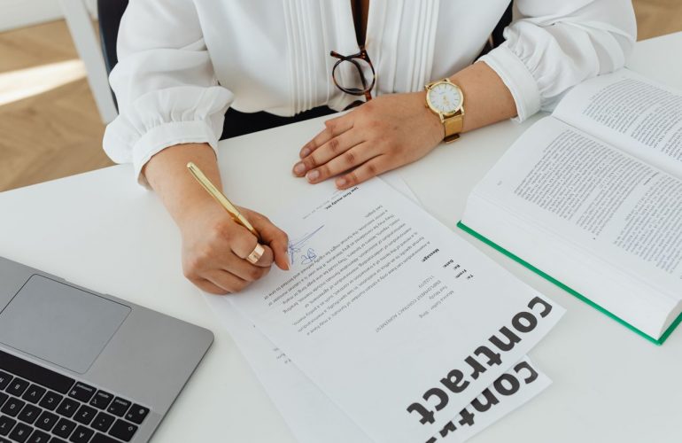 contratto-appalto-pexels